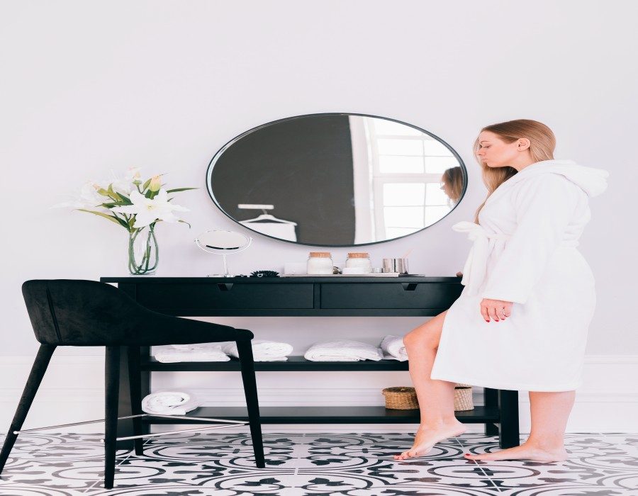 Luxury Vanity Dressing Tables: Adding Glamour to Your Beauty Routine